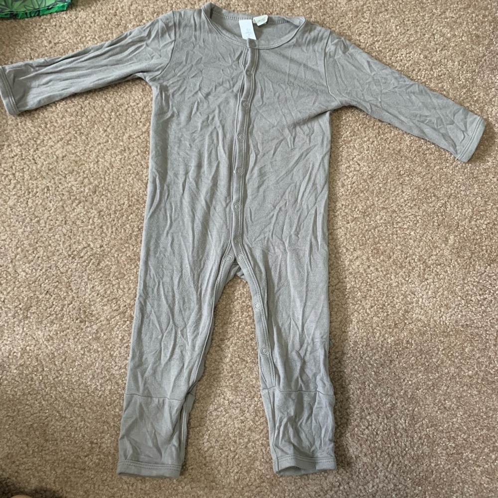Kyte snap romper HTF